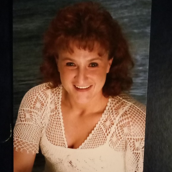 Profile Picture of Janet Freeman-cazeault (@jpurplerose) on Poshmark