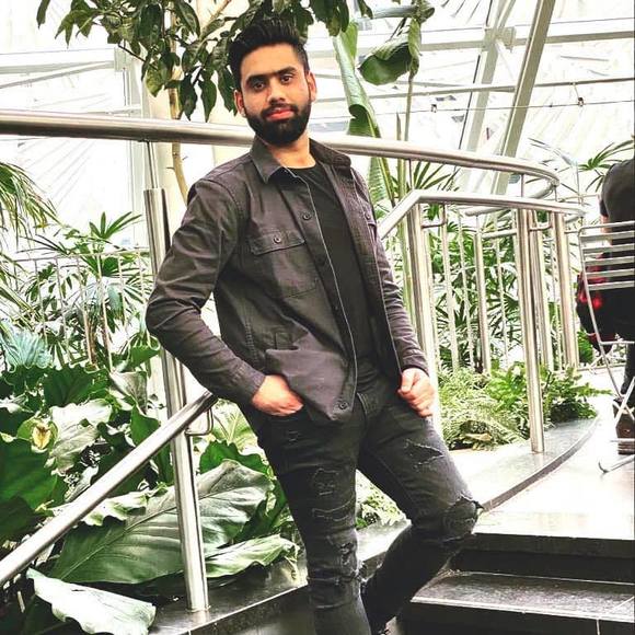 Profile Picture of Yogesh Gupta (@yogeshgupta) on Poshmark