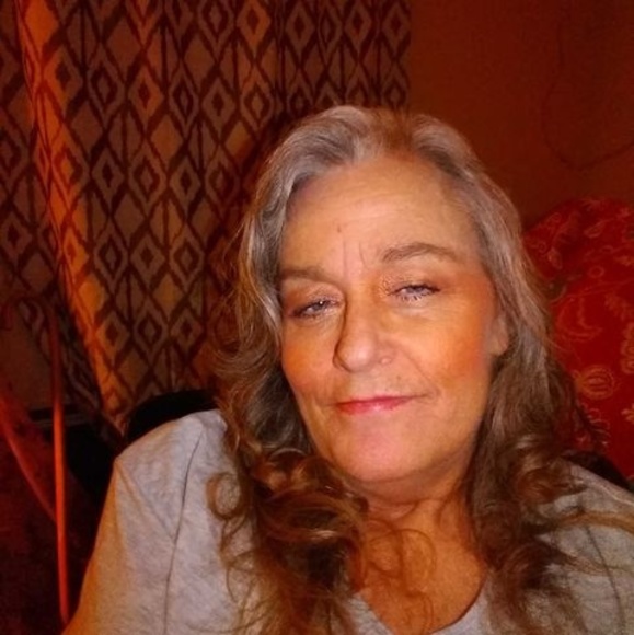 Profile Picture of Leah Ogle (@leahogle13) on Poshmark