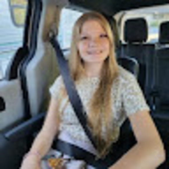 Profile Picture of Makenna Peeples (@makenna_peeples) on Poshmark