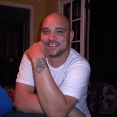 Profile Picture of Bob Holdaway (@@Rob_H_83) on Twitter