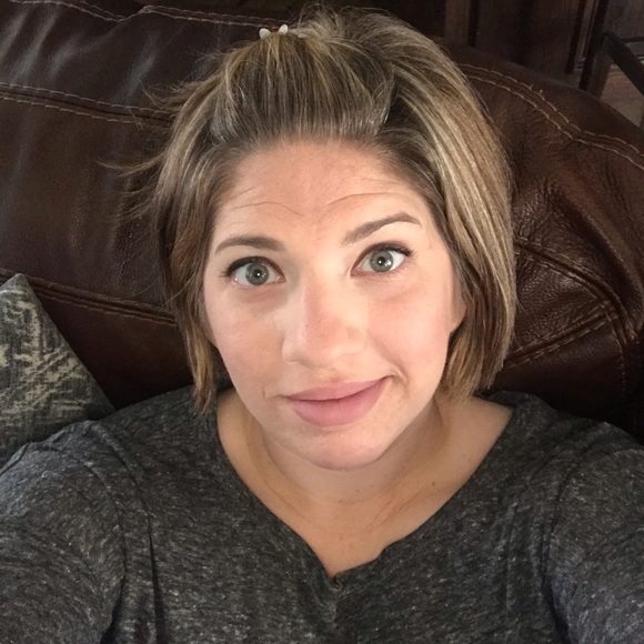 Profile Picture of Melissa Merritt (@melmerritt) on Poshmark