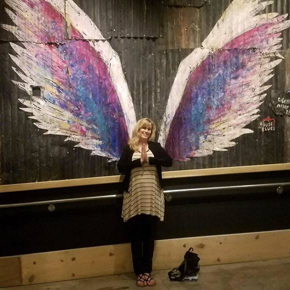 Profile Picture of Michelle Olsten (@postalkittyz) on Poshmark