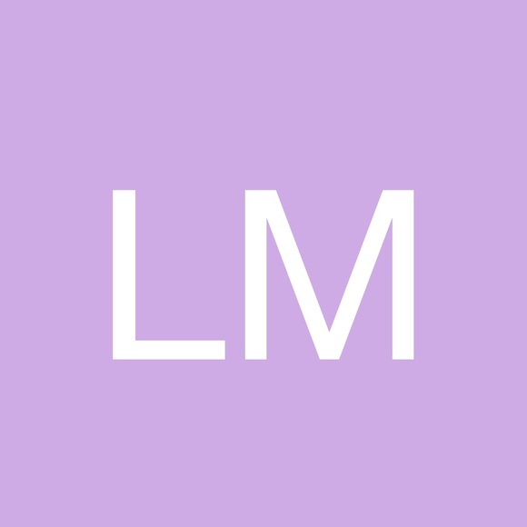 Profile Picture of Lynn Mccomb (@mccomb_lynn) on Poshmark