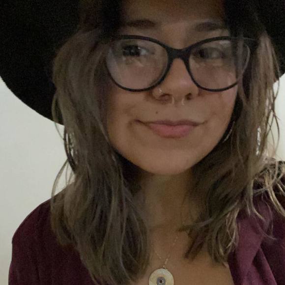 Profile Picture of Sarahi Ledesma (@sarahi_ldsm) on Poshmark
