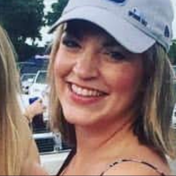 Profile Picture of Emily Martyak (@emartyak) on Poshmark