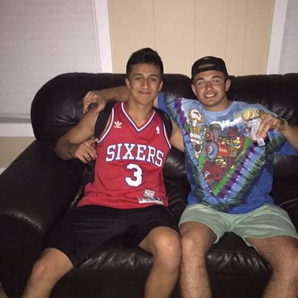 Profile Picture of Corey Charnetski (@coreycharnetski) on Poshmark