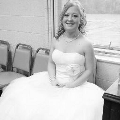 Profile Picture of Allie Jo Giddings (@alliejohayes) on Twitter