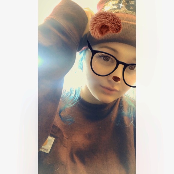 Ella Lakota - Poshmark Profile Picture of Ella Lakota (@cinderbear) on Poshmark