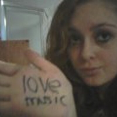 Profile Picture of Julia Marie Weed (@Song_Writter013) on Twitter