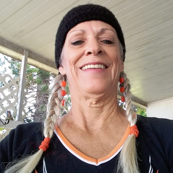 Profile Picture of Lori Mckeown (@lmckeown5674) on Poshmark