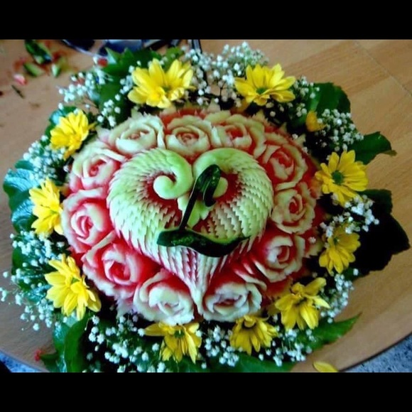 Profile Picture of Leona Hoskins (@karmelihda) on Poshmark