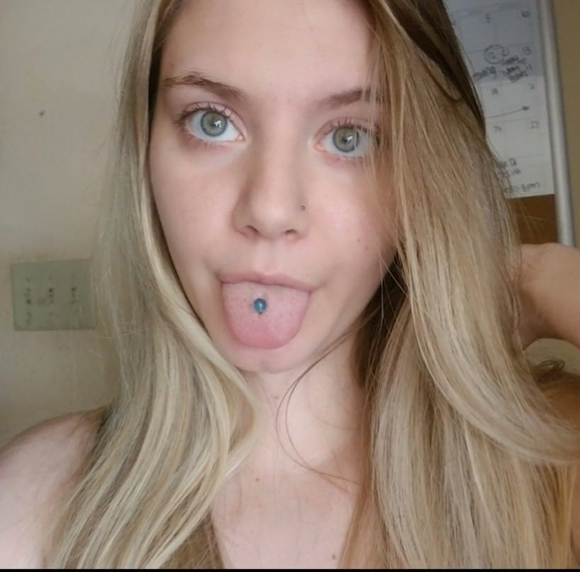 Profile Picture of Brittany Azbell (@brittanyazbell) on Poshmark