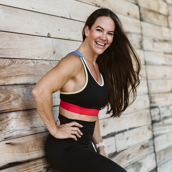 Profile Picture of Patty Andrews (@ppie81) on Poshmark