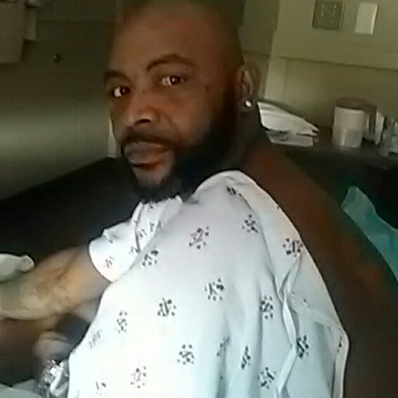 Profile Picture of Mealro Cassels (@honeybun07) on Poshmark