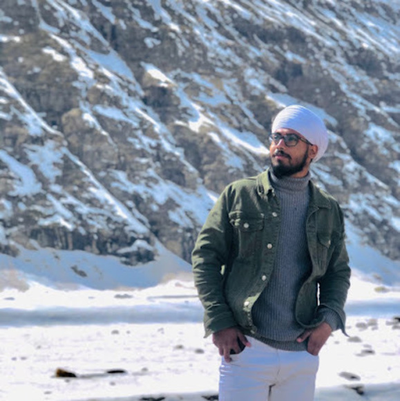 Profile Picture of Teja Singh (@tejasinghr) on Poshmark