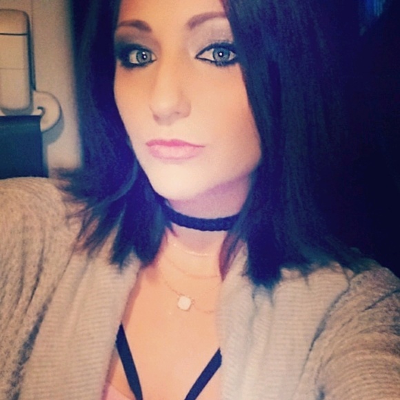 Profile Picture of Tata Braskett (@tatashabegosha) on Poshmark