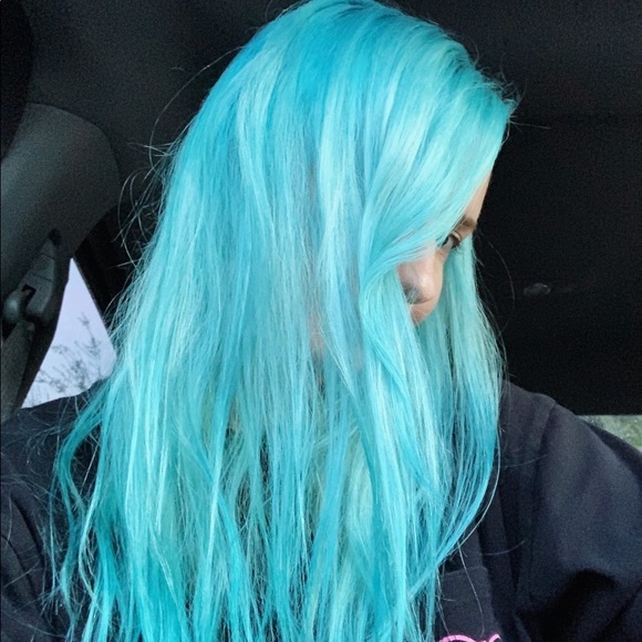 Profile Picture of Sophie Boguszewski (@sophie_dianee) on Poshmark