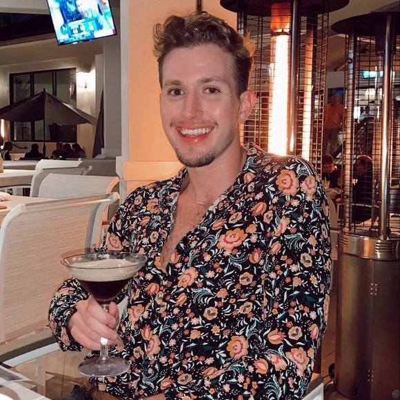 Profile Picture of Peter Kimes (@peterkimes74) on Poshmark