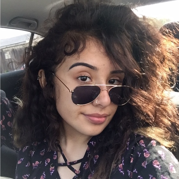 Profile Picture of Daniela Cuevas (@trvpdani) on Poshmark