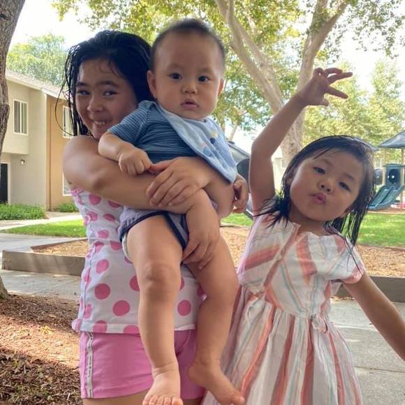 Profile Picture of Henry Nguyen (@chelseanguyen12) on Poshmark