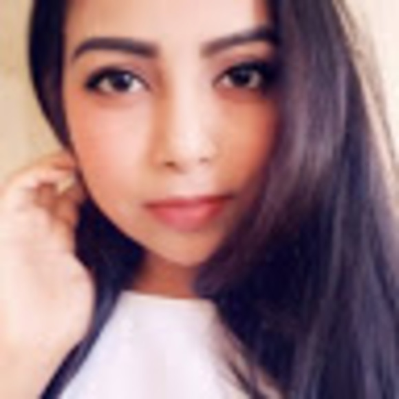Profile Picture of Adrianna Palafox (@apj19th) on Poshmark