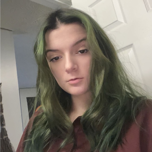 Profile Picture of Allison Burkell (@a_burkell) on Poshmark