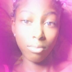 Profile Picture of Dana Naomi Sylvester (@BeeQuisitive) on Twitter