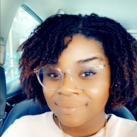 Profile Picture of Cassandra Chery (@cassy88chery) on Poshmark