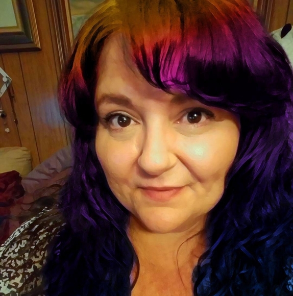 Profile Picture of D d Drott moore (@drottmoore) on Poshmark