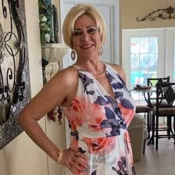 Profile Picture of Aixa Perez (@aixa4282) on Poshmark