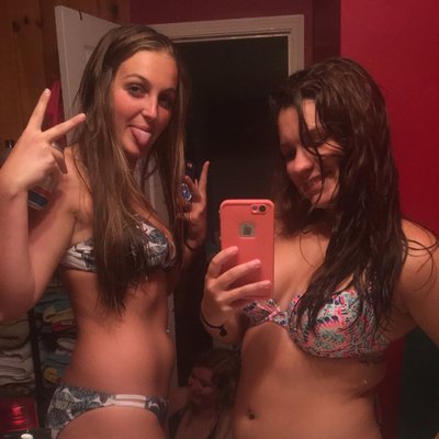 Profile Picture of Nikki Graham (@angraham6) on Twitter
