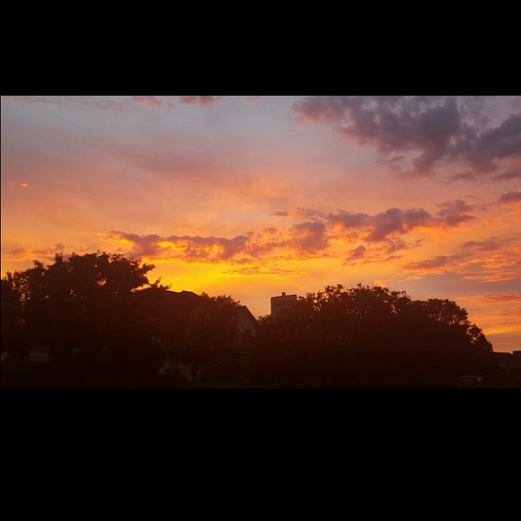 Profile Picture of Carly Diffenderfer (@carly_diff) on Poshmark