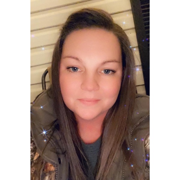 Profile Picture of Shawna Roppolo (@shawniie1021) on Poshmark