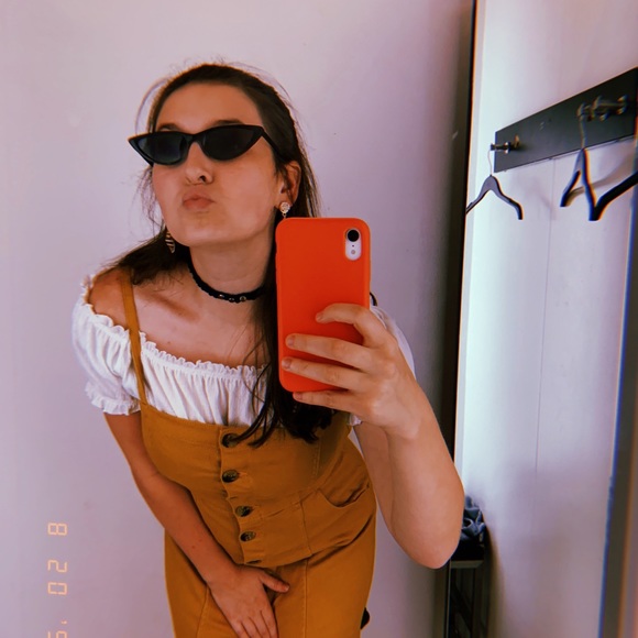 Profile Picture of Izzy Derieux (@candycanebill) on Poshmark