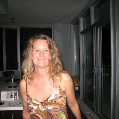 Profile Picture of Marie-HélèneCharette (@MHCharette) on Twitter