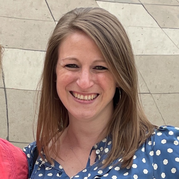 Profile Picture of Danielle Esmits (@hoosier_mama_e) on Poshmark