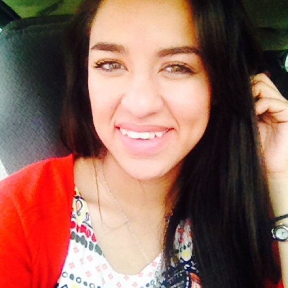 Profile Picture of Jael Jimenez (@jimenezjael) on Poshmark