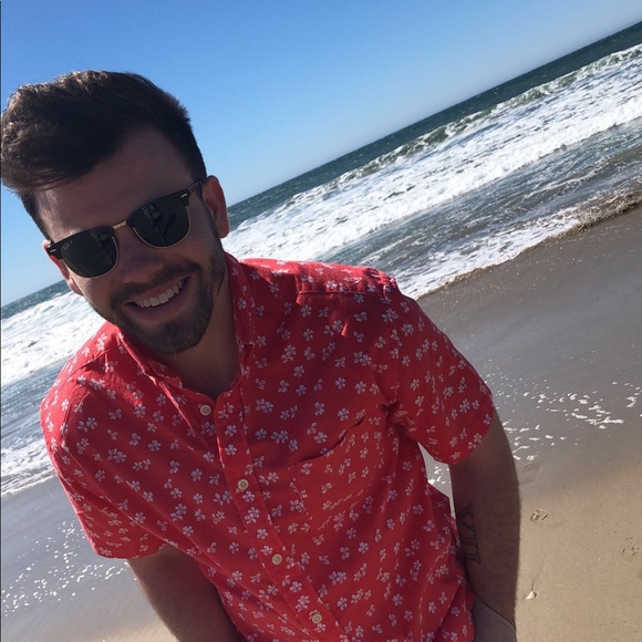 Profile Picture of Matthew Acker (@macker875) on Poshmark