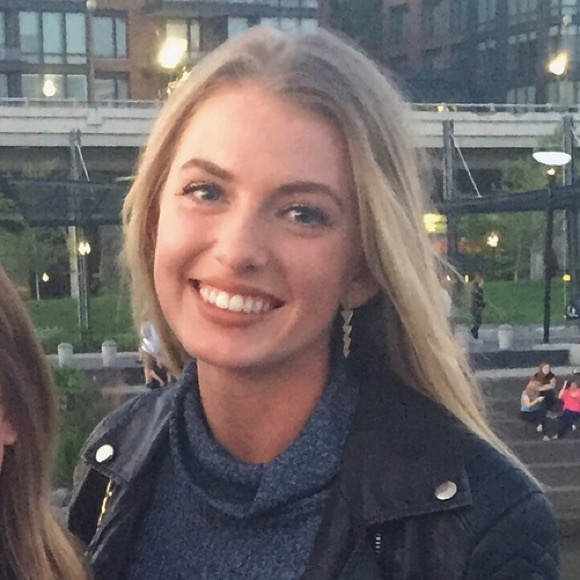 Profile Picture of Erin Okeefe (@eokeefe) on Poshmark