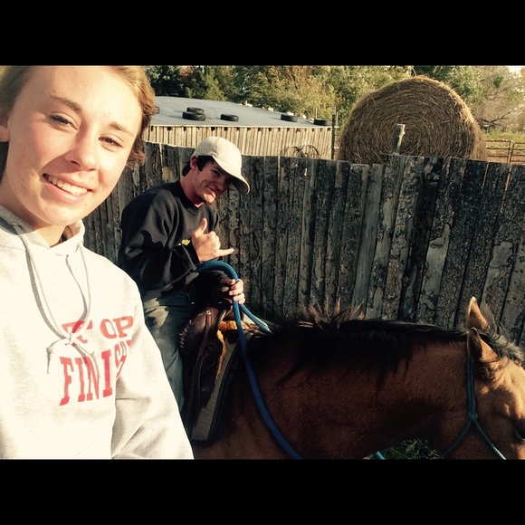 Sandy Rasmussen - Poshmark Profile Picture of Sandy Rasmussen (@sandyras18) on Poshmark