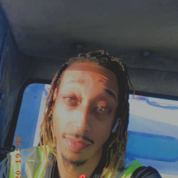 Profile Picture of Hector Aponte (@hector_aponte86) on Poshmark