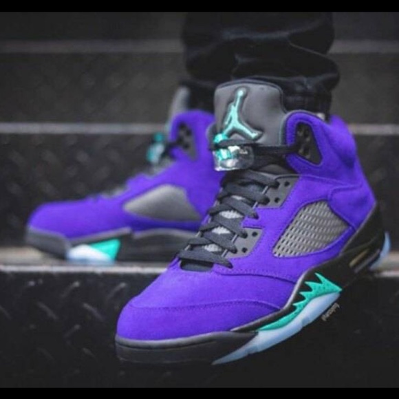 Profile Picture of Xiaoyang Sun (@jordan222119) on Poshmark