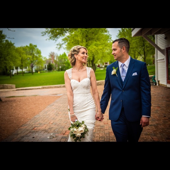 Profile Picture of Erin Beckmann (@dinker83) on Poshmark