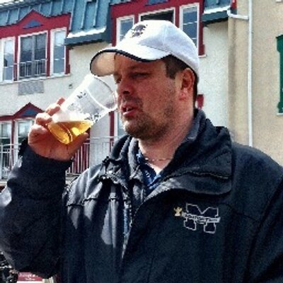Profile Picture of Patrick Berube (@beaupatou) on Twitter