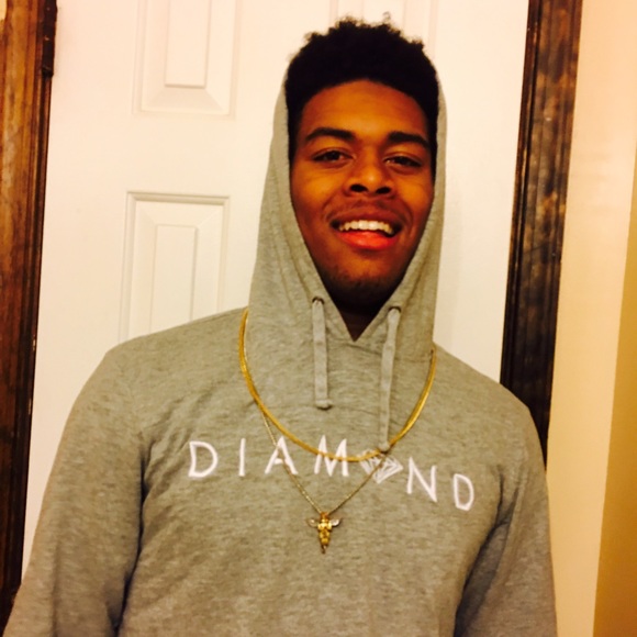 Profile Picture of Nelson Winborne (@0627nelly) on Poshmark