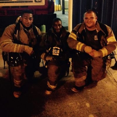 Profile Photo of Devon Lockett (@326Fire_Fighter) on Twitter