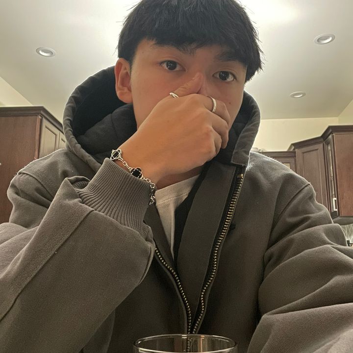 Profile Picture of andrew (@rezzb07) on Tiktok