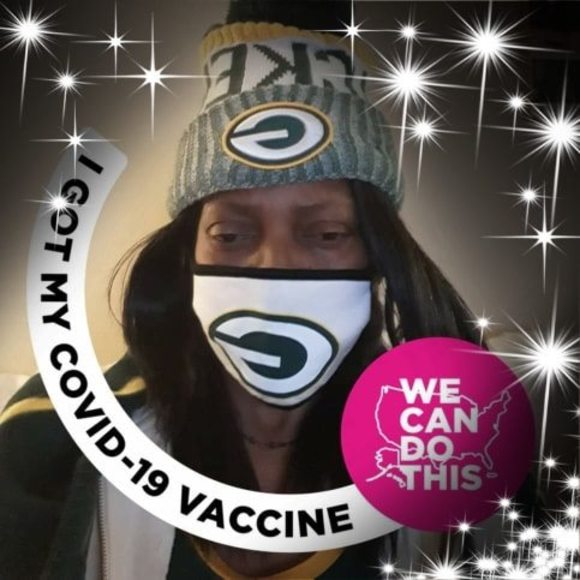 Profile Picture of Ruthie Adams (@rbadams1225) on Poshmark