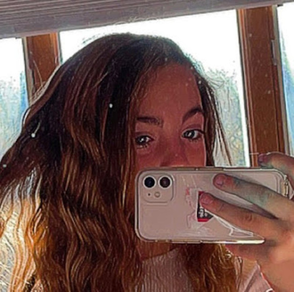 Profile Picture of Carly Ross (@carlyross781) on Poshmark